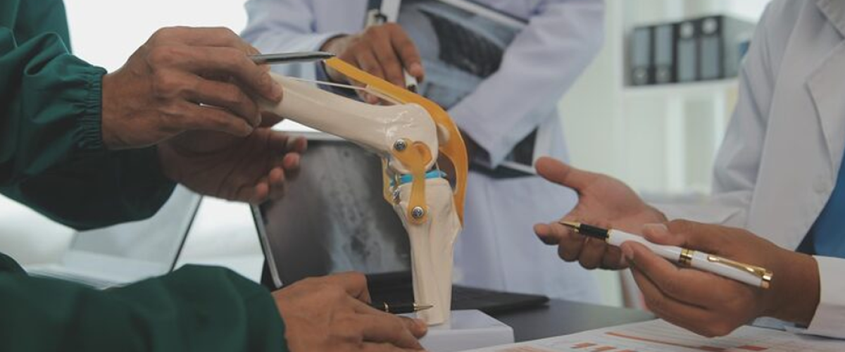 Unilateral total knee replacement